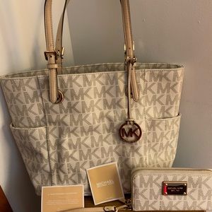 Michael kors bag and wallet vanilla